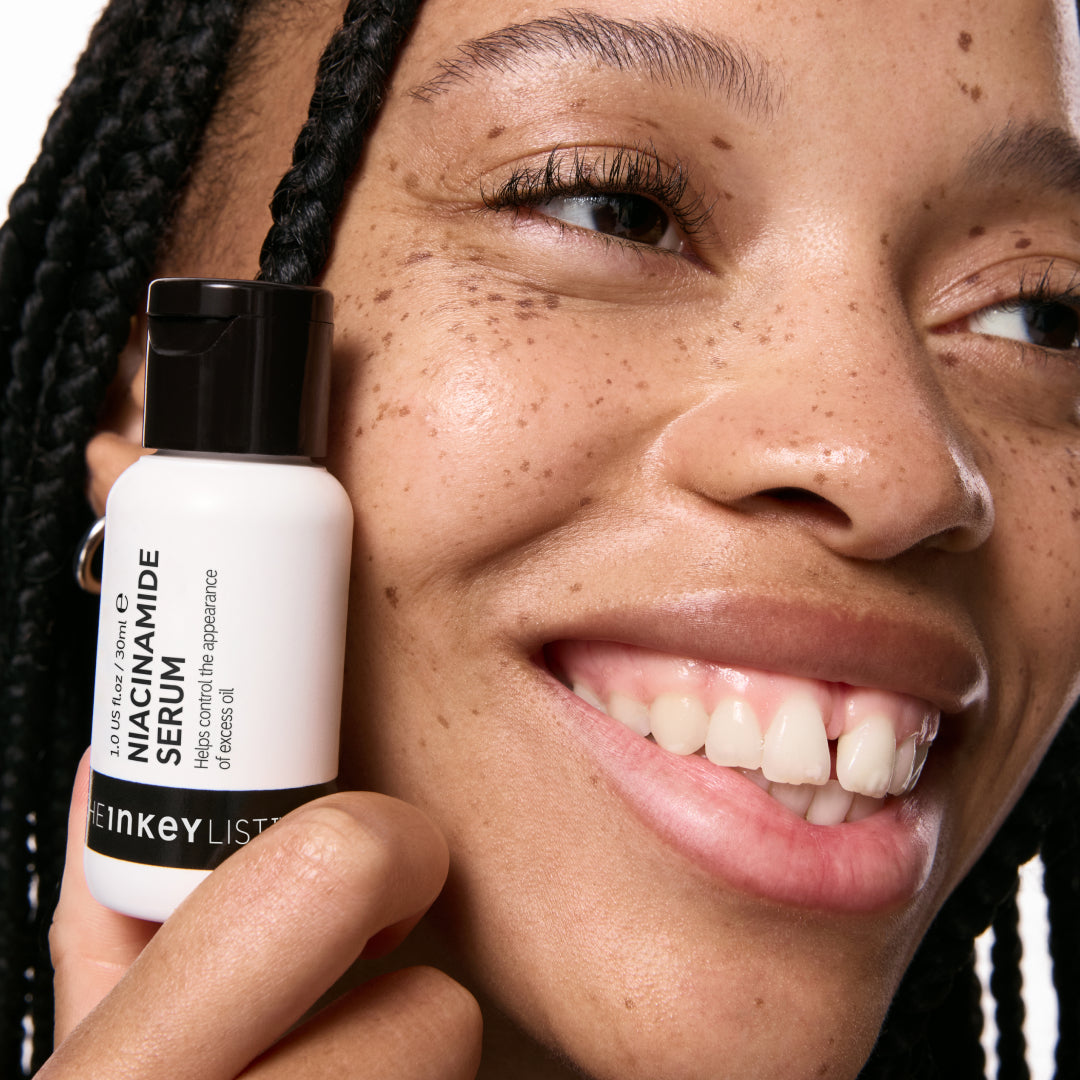 10-niacinamide-serum-duo-d0 Model01_d6be0920-41bd-4df2-8281-5a1face2e177.jpg
