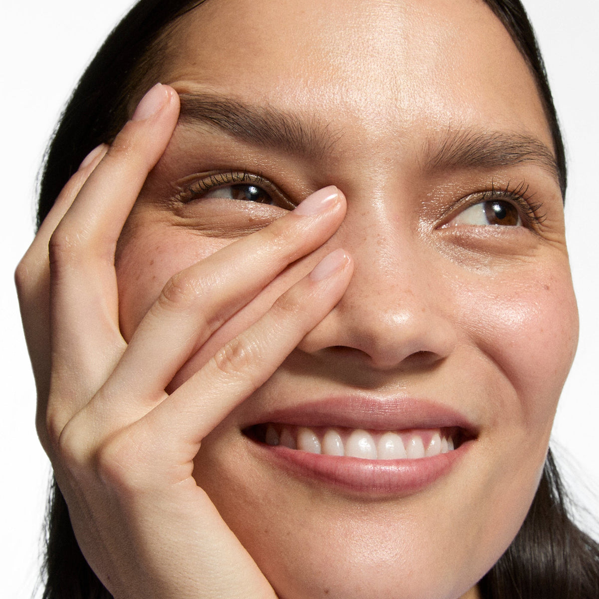 hydro-surge-dewy-face-mist-p9 Omega50_Model_2000x2000-1_3445dd8f-e76c-42a0-b3ad-1d9a4cba4df0.jpg