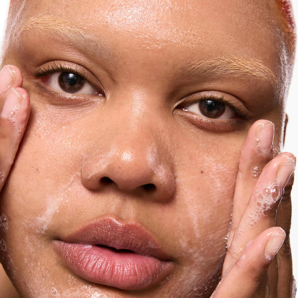 salicylic-acid-cleanser-150ml-a2 Omega50_Model_2000x2000-1_ce0a3018-d6f0-4ed9-a17d-0096b80b29f6.jpg