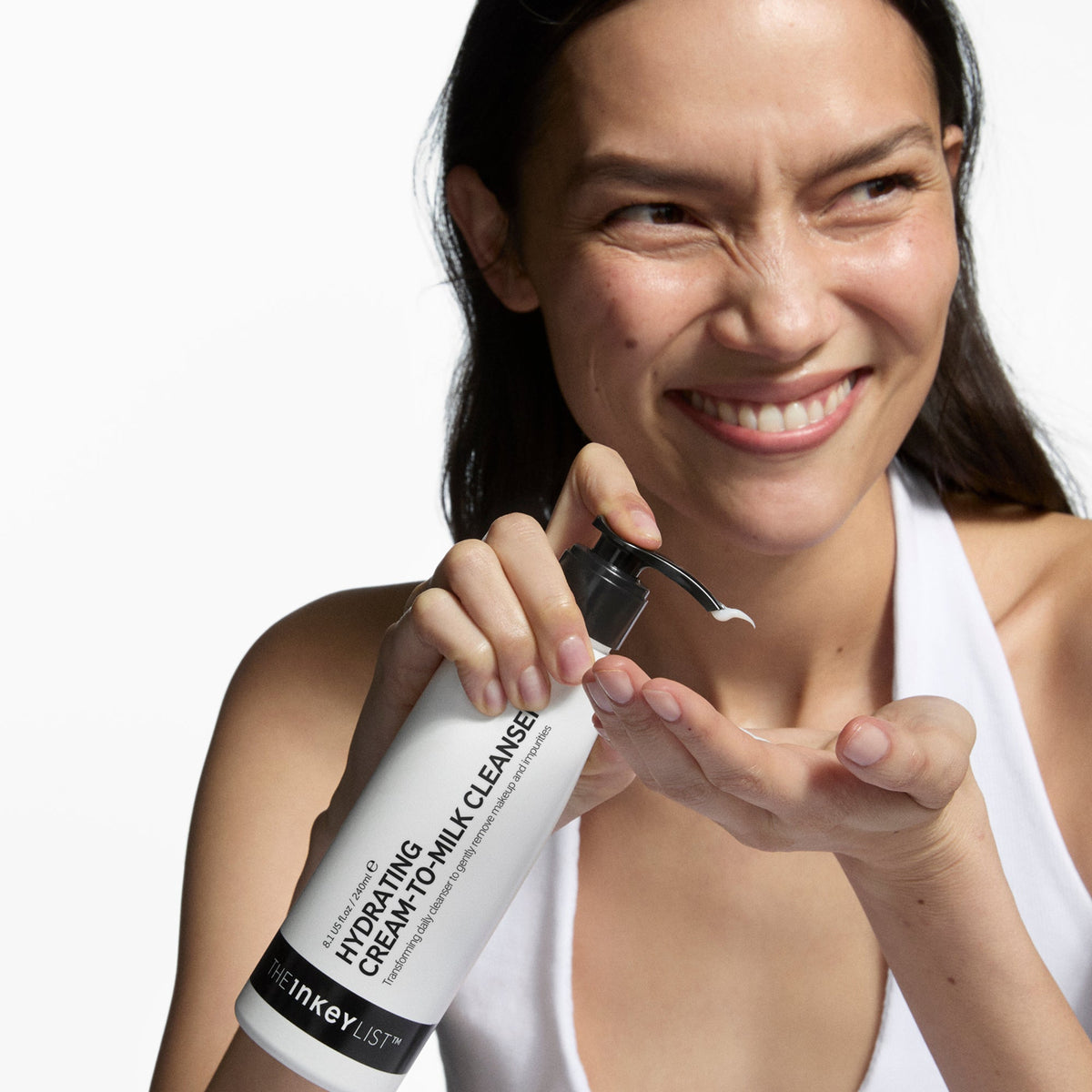 milk-cleanser-duo-l0 Omega50_Model_2000x2000_fe4f7c3a-802c-4626-9286-23f101427320.jpg